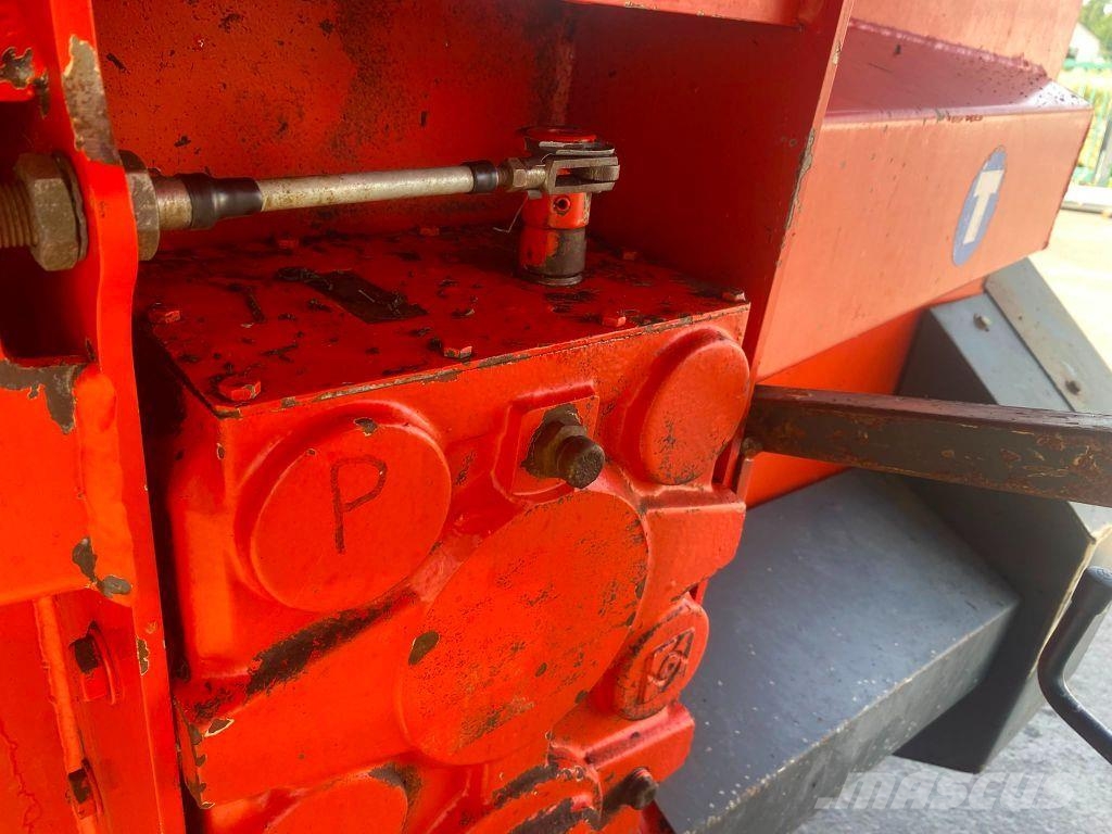 Kuhn MINOTOR 3060 Оборудование для разгрузки силоса