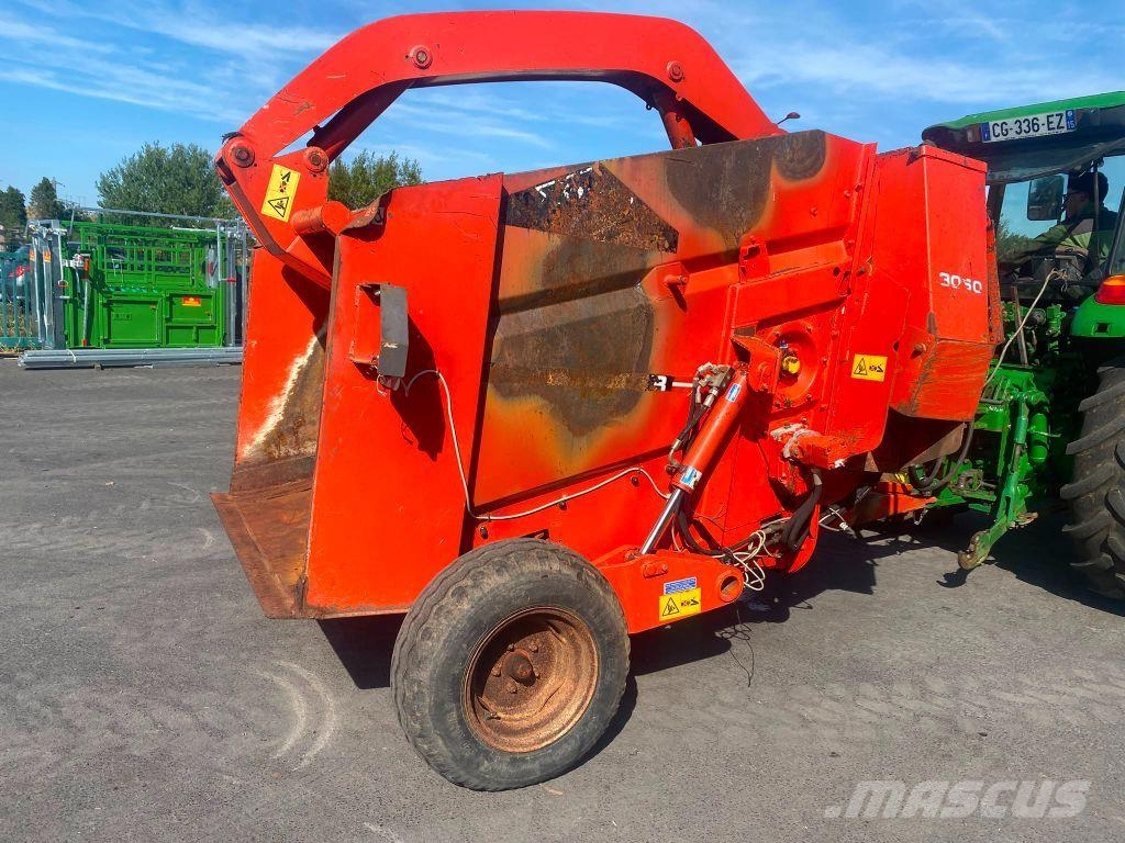 Kuhn MINOTOR 3060 Uitkuilmachines