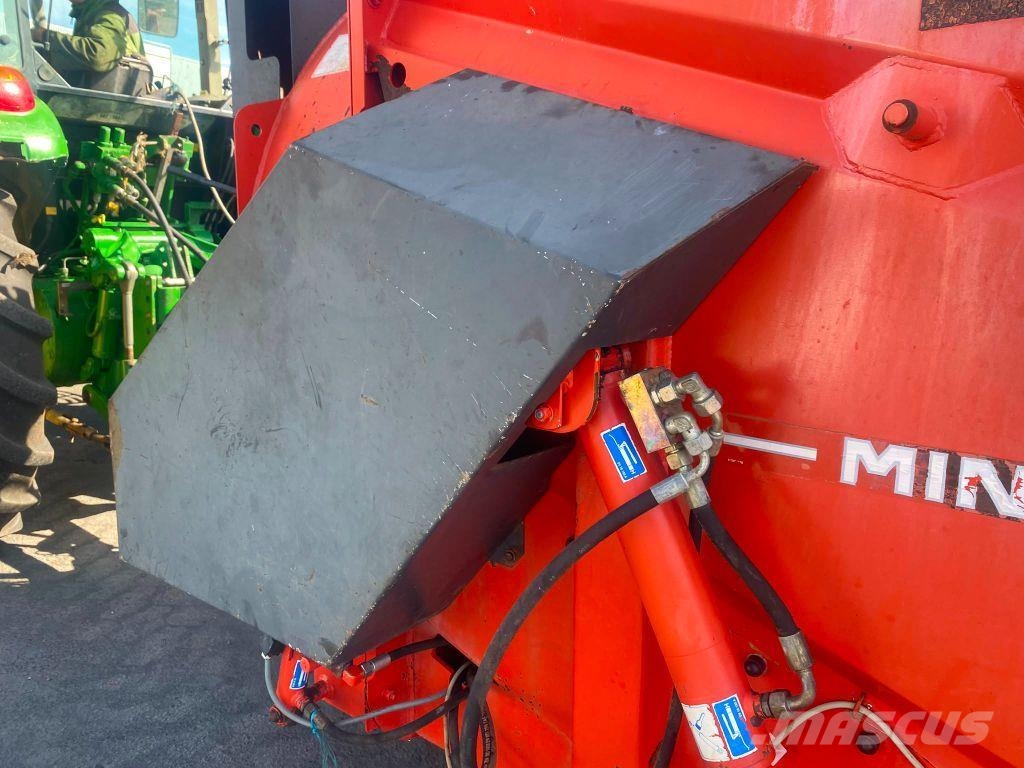 Kuhn MINOTOR 3060 Uitkuilmachines