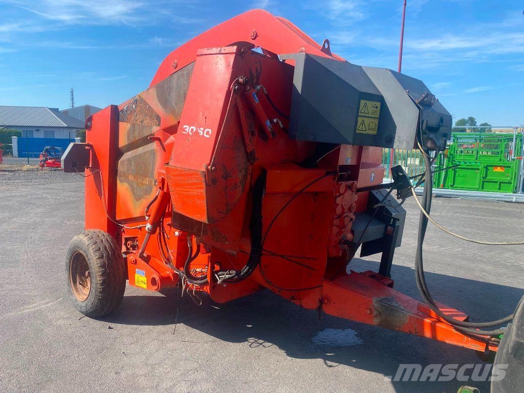 Kuhn MINOTOR 3060 Uitkuilmachines