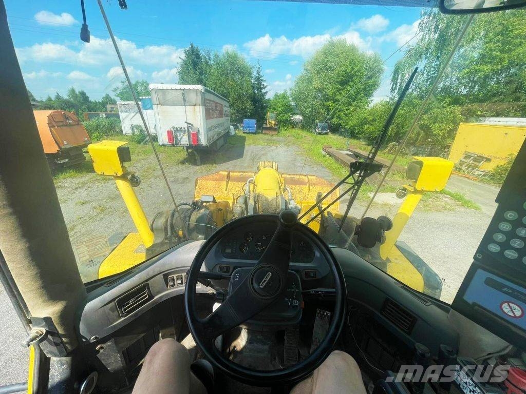 Komatsu WA 480-5H Kolesni nakladalci