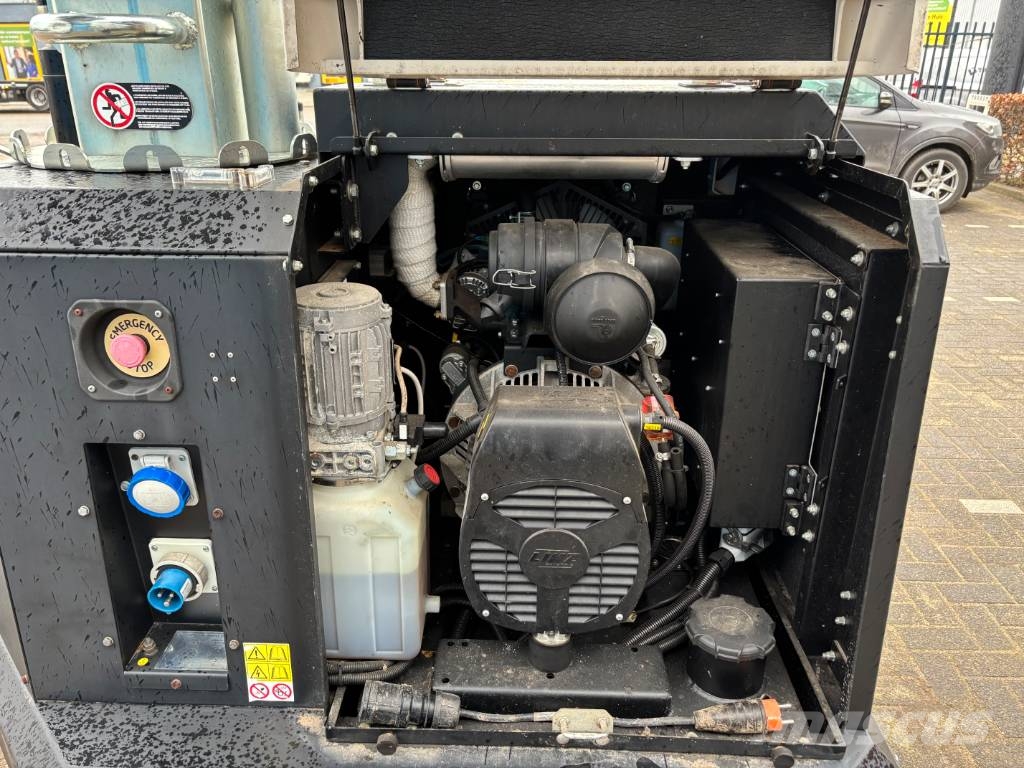 Generac V 20 Light towers