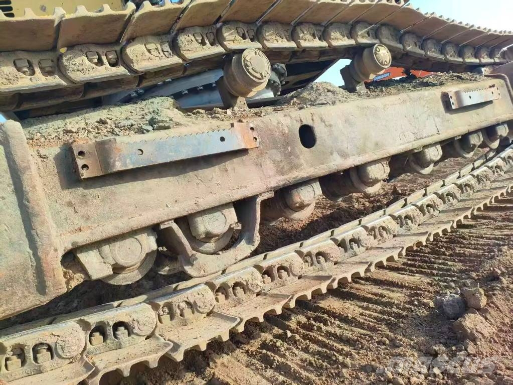 Komatsu PC 400-8 3000 units excavators in stock Paletli ekskavatörler