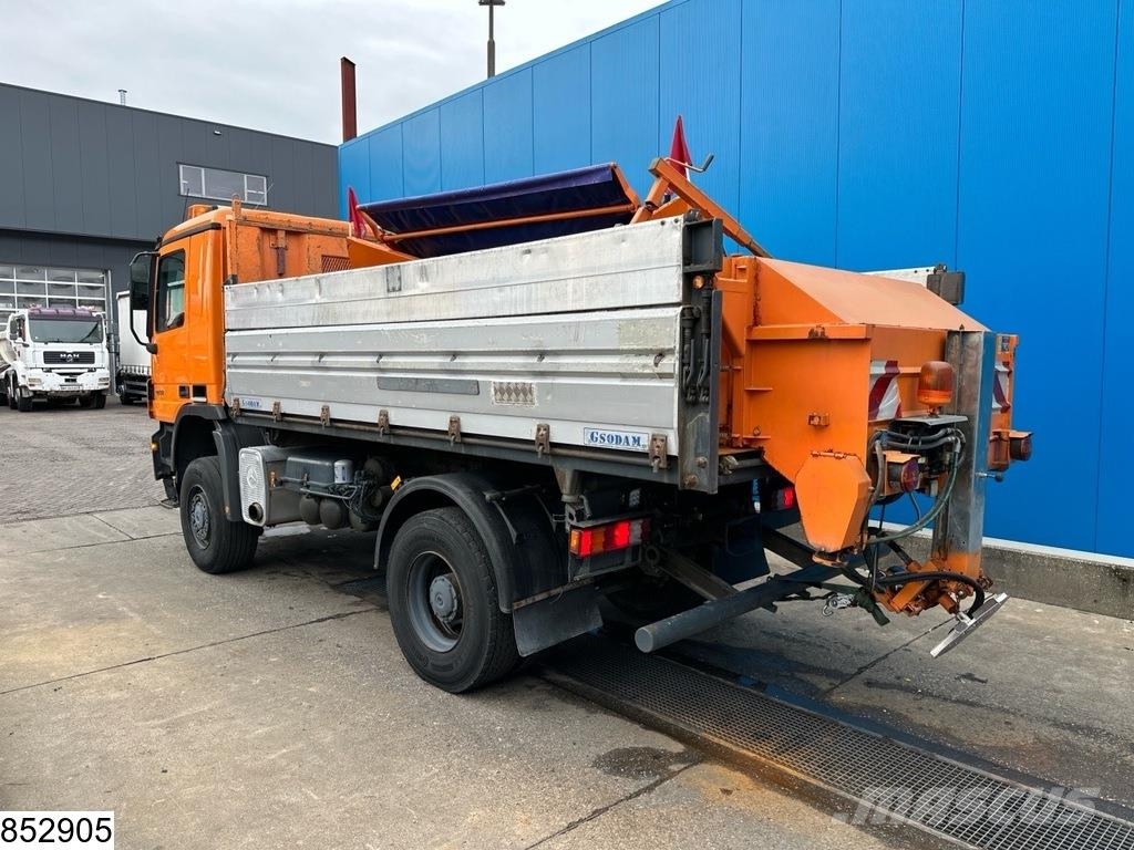 Mercedes-Benz Actros 1832 4X4, Grit spreader, Snow plough, Tippe Tipper trucks