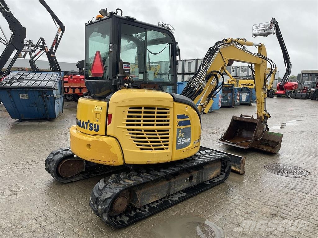 Komatsu PC55MR-5 휠 굴삭기