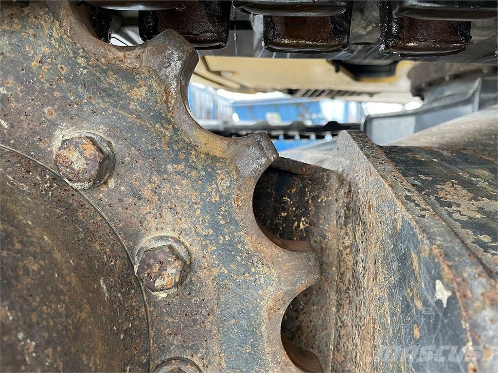 Komatsu PC55MR-5 휠 굴삭기
