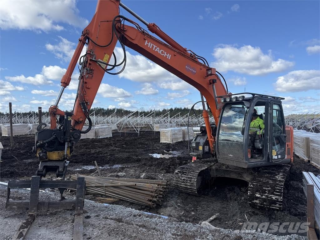Hitachi ZX135 US-3 履带挖掘机