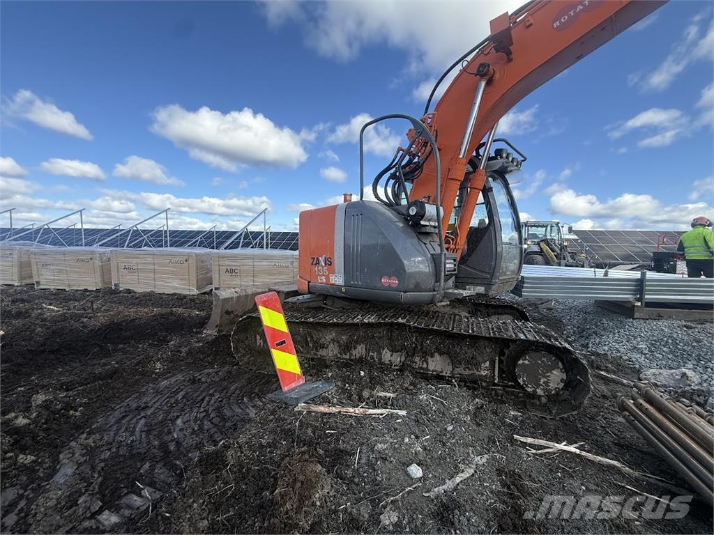 Hitachi ZX135 US-3 履带挖掘机