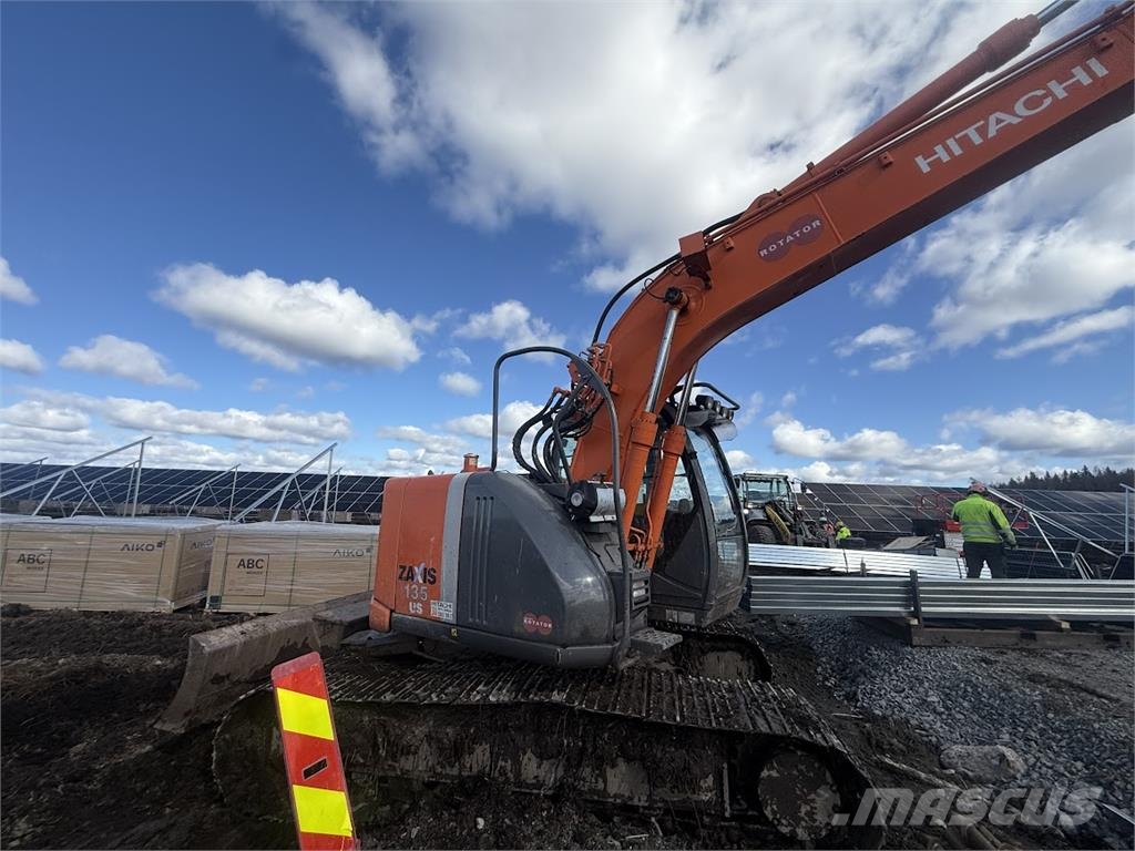 Hitachi ZX135 US-3 履带挖掘机