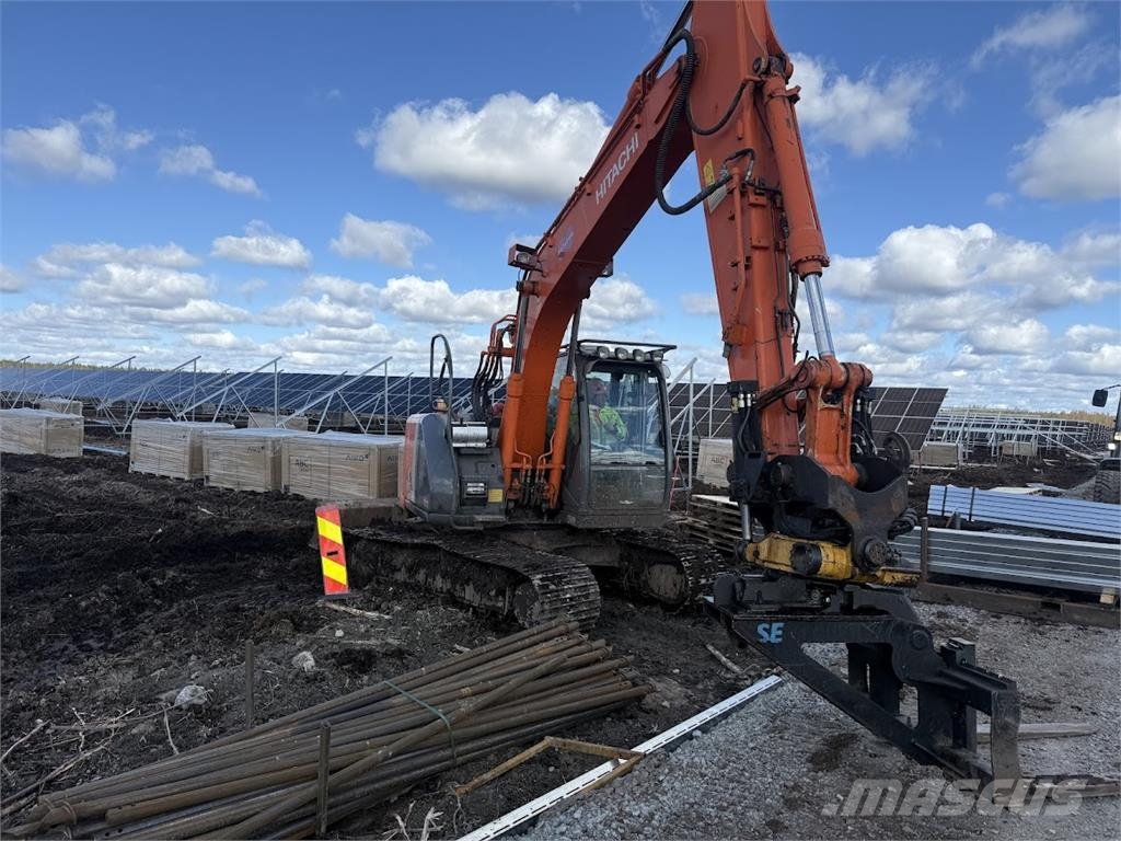 Hitachi ZX135 US-3 履带挖掘机