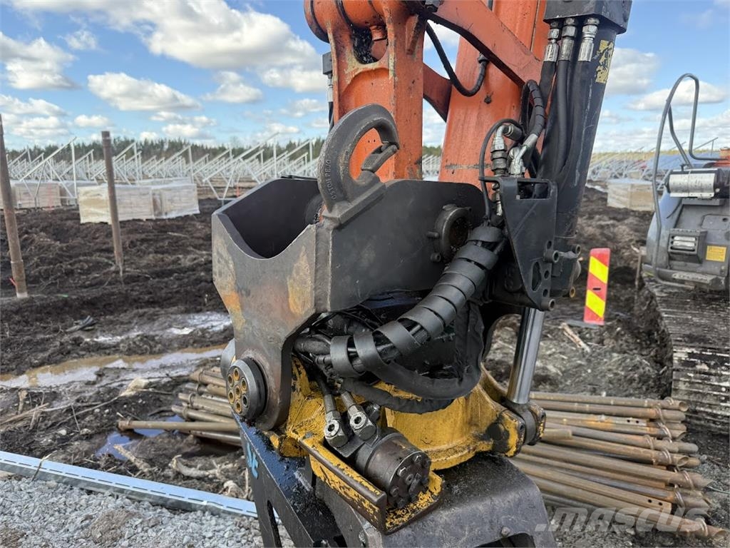 Hitachi ZX135 US-3 履带挖掘机