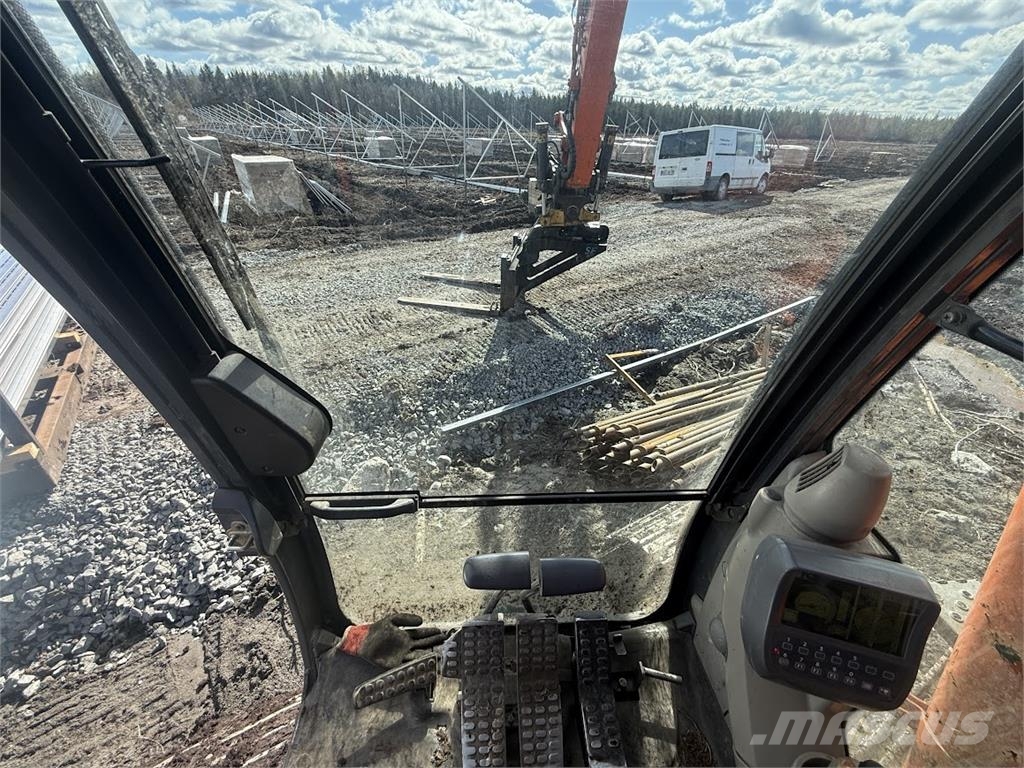 Hitachi ZX135 US-3 履带挖掘机