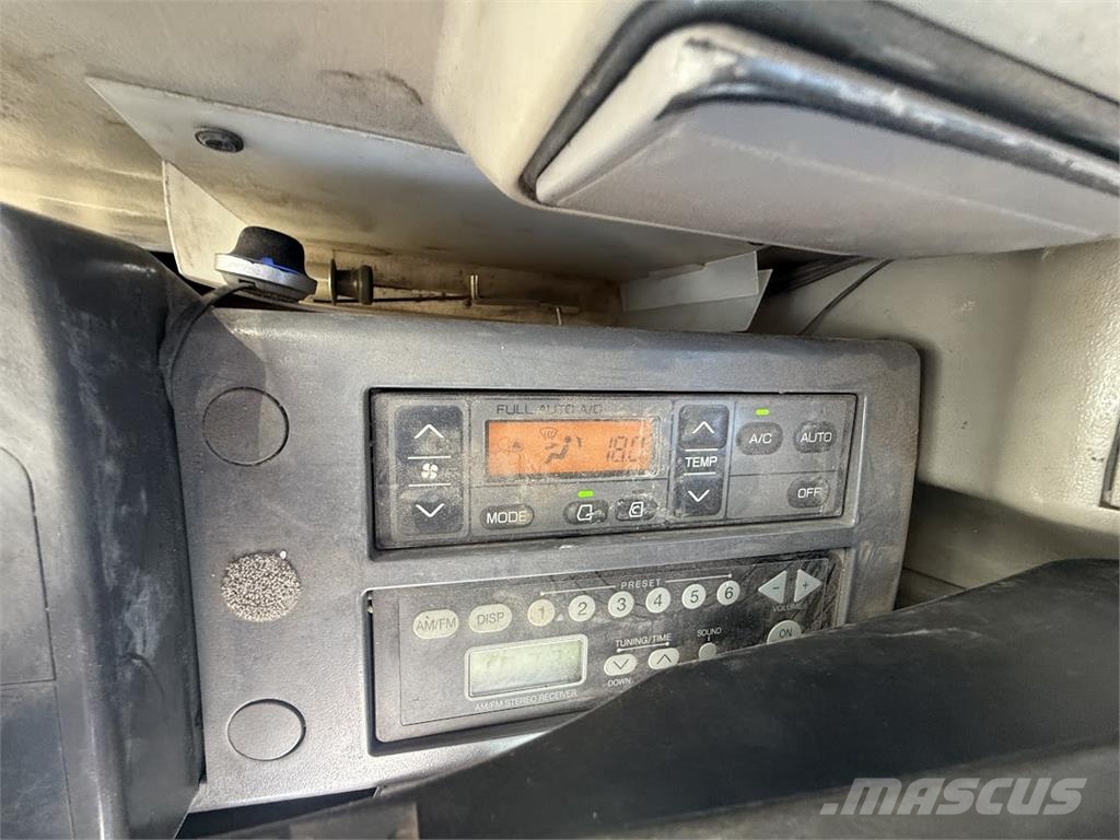 Hitachi ZX135 US-3 履带挖掘机