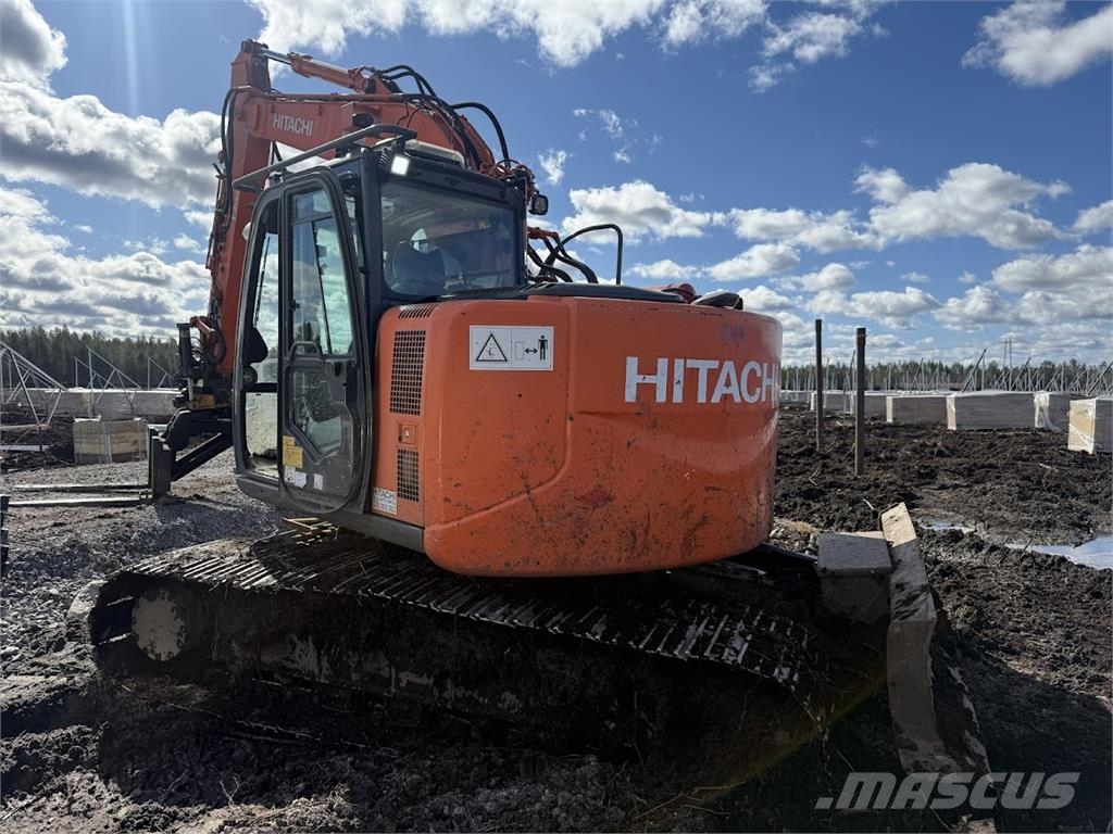 Hitachi ZX135 US-3 履带挖掘机