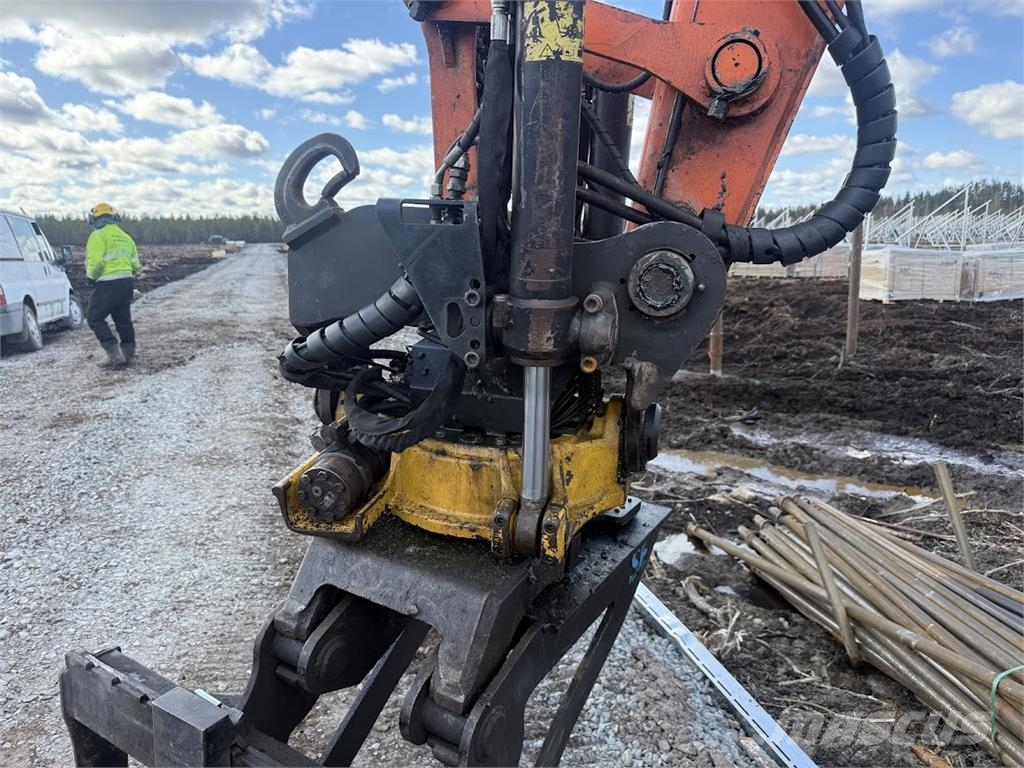 Hitachi ZX135 US-3 履带挖掘机