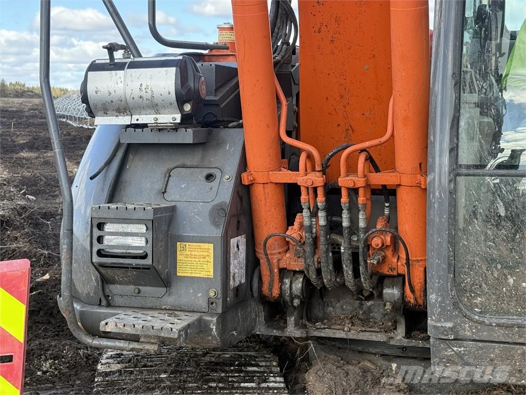 Hitachi ZX135 US-3 履带挖掘机