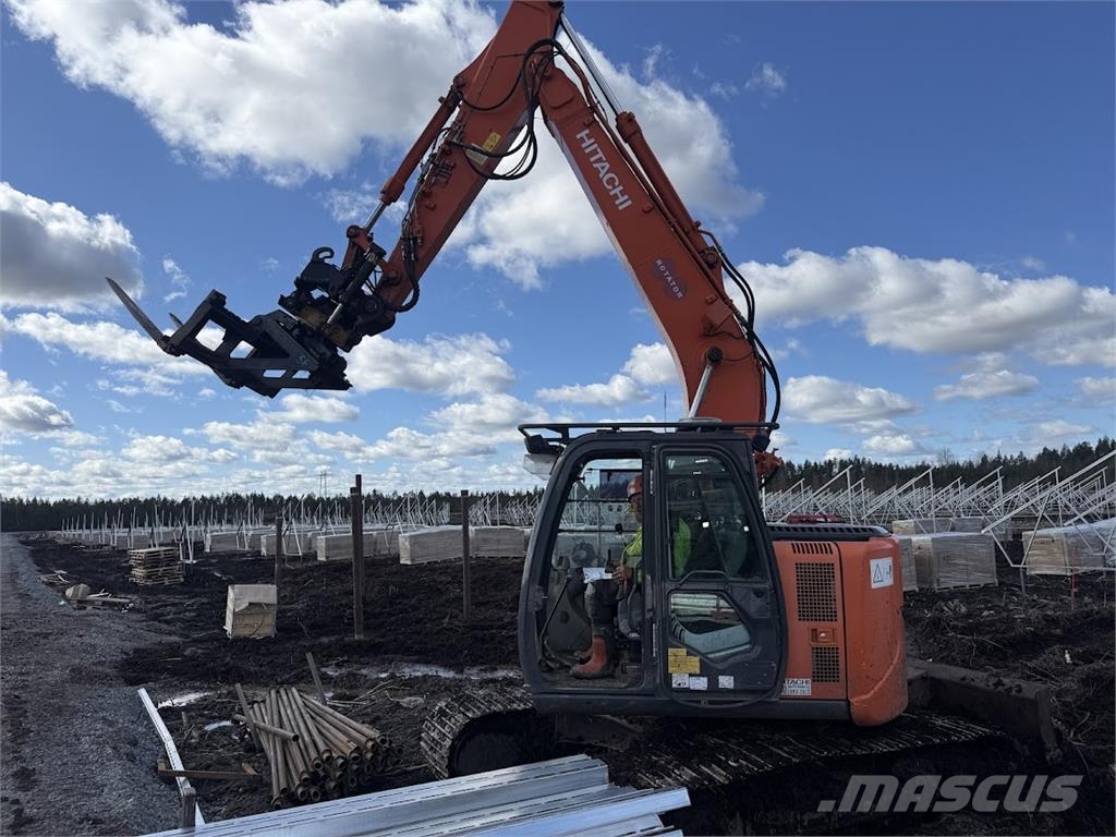 Hitachi ZX135 US-3 履带挖掘机