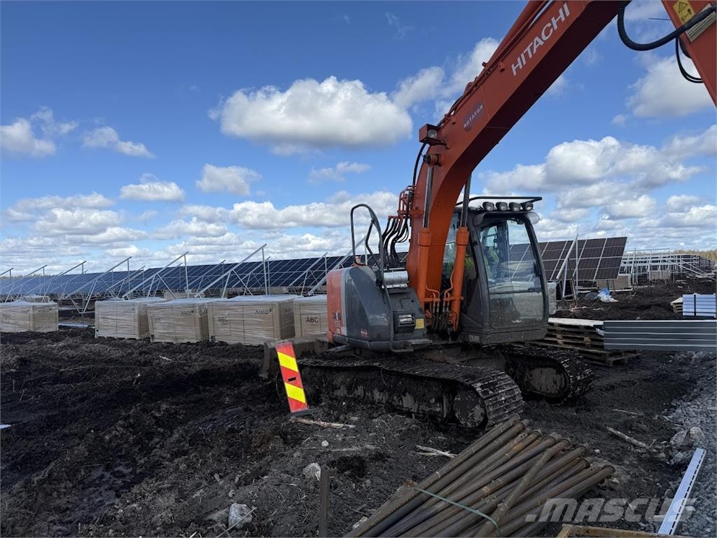 Hitachi ZX135 US-3 履带挖掘机