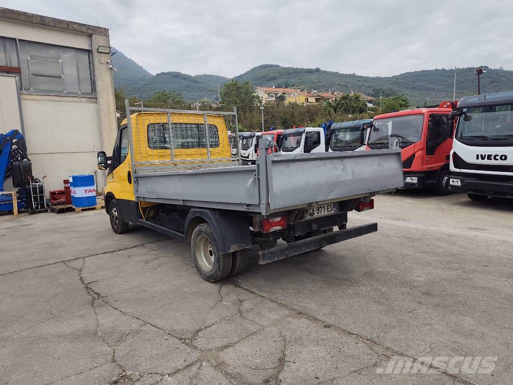 Iveco Daily 35-130 Lastbiler med tip