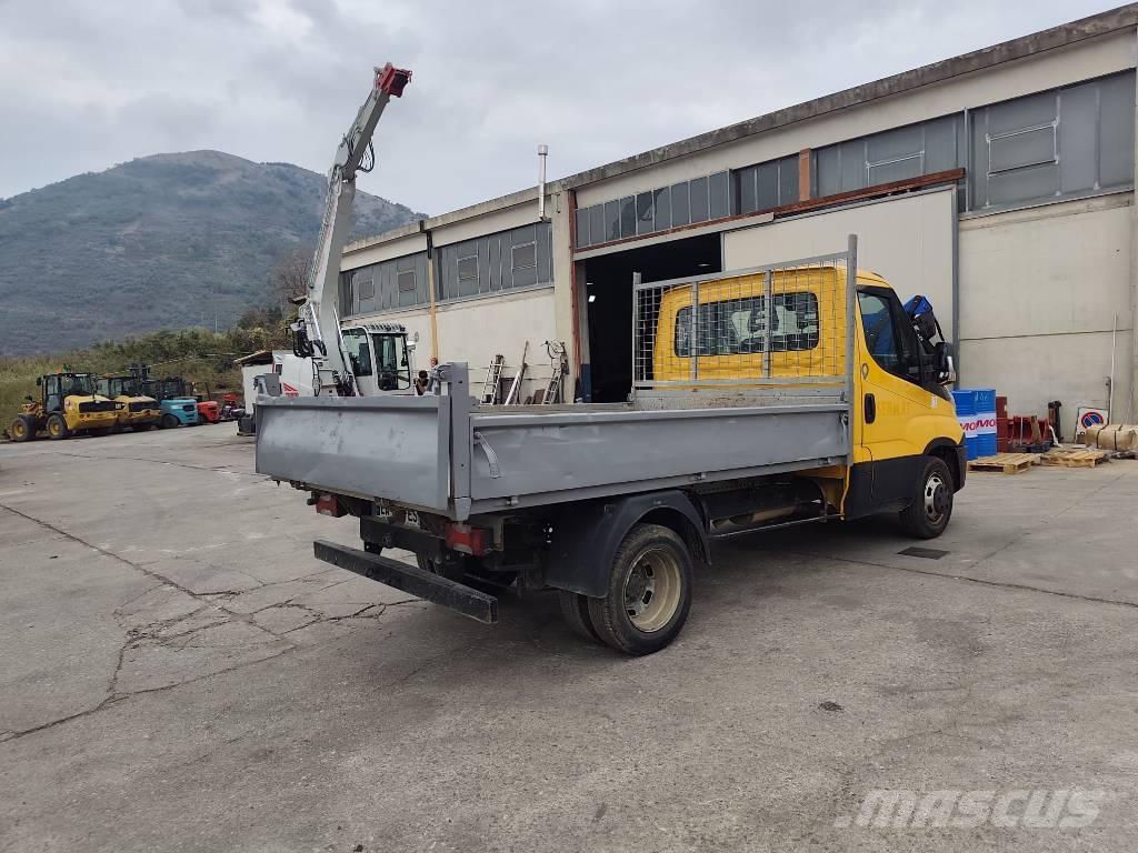 Iveco Daily 35-130 Lastbiler med tip