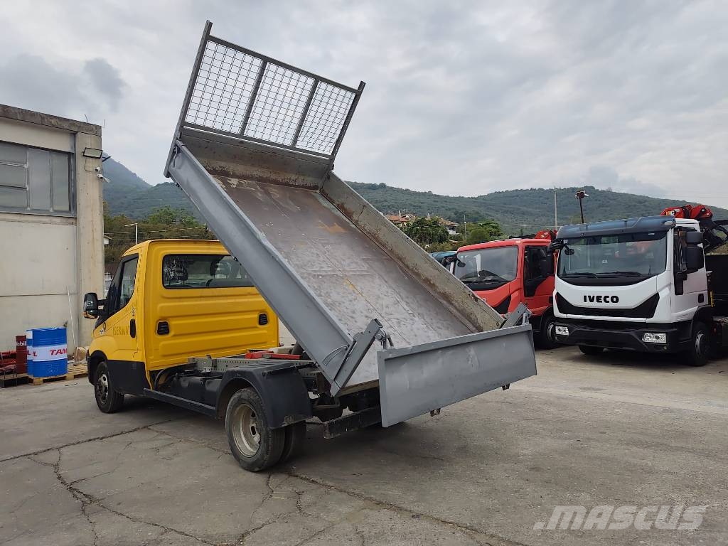 Iveco Daily 35-130 Lastbiler med tip