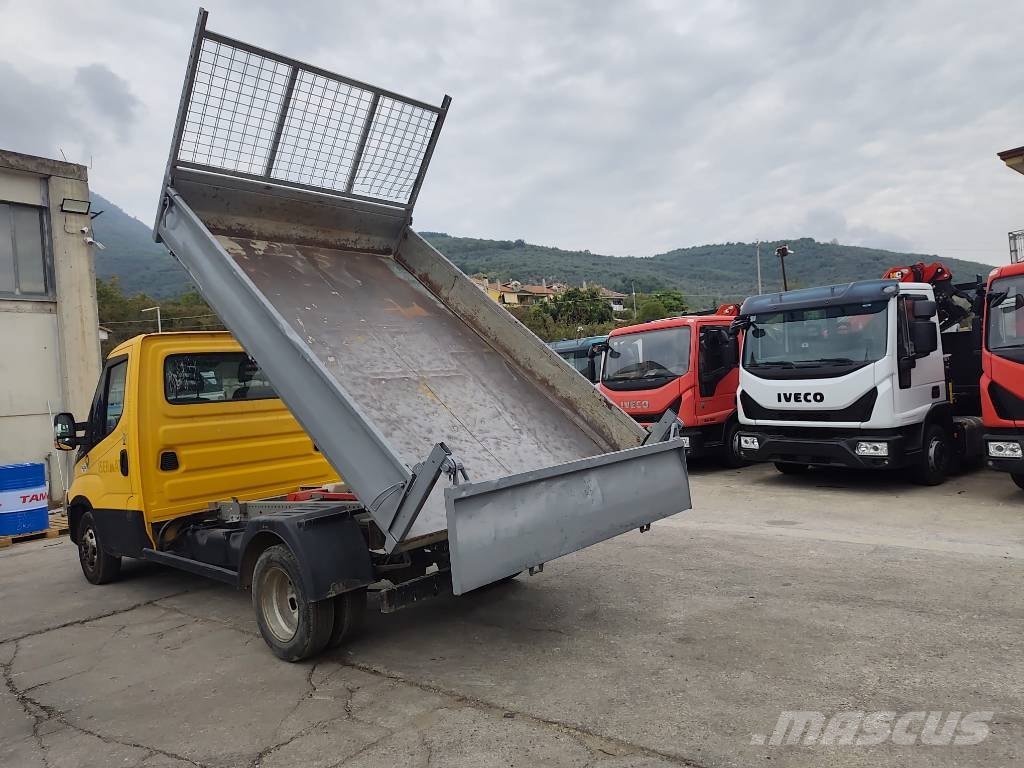 Iveco Daily 35-130 Lastbiler med tip