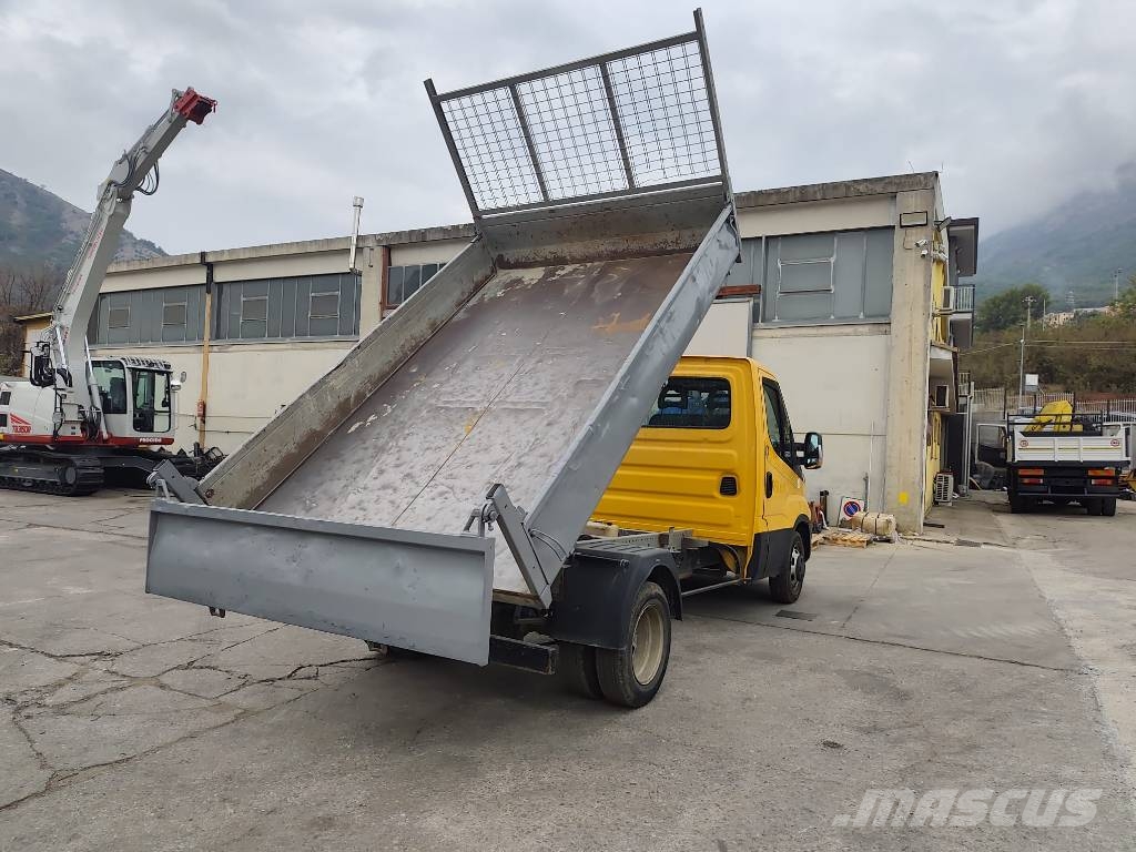 Iveco Daily 35-130 Lastbiler med tip