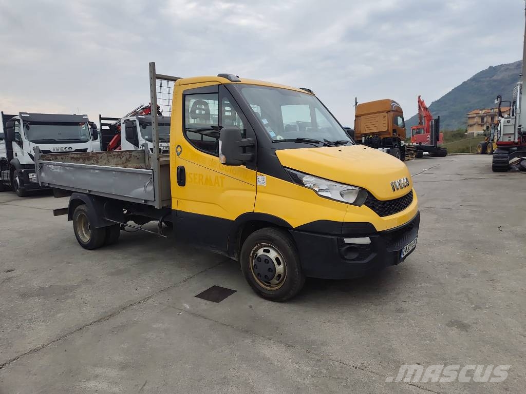 Iveco Daily 35-130 Lastbiler med tip