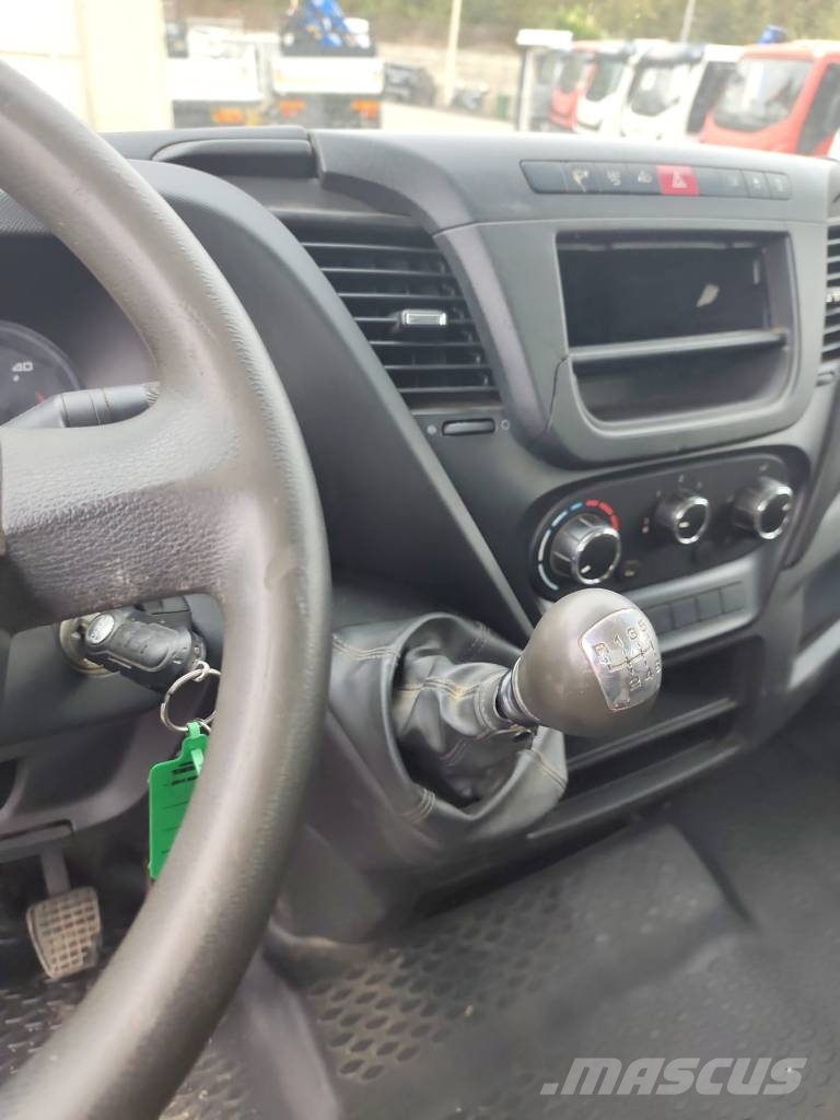 Iveco Daily 35-130 Lastbiler med tip