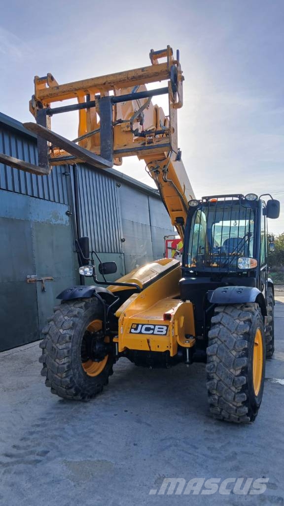 JCB 535-95 مناولات متداخلة