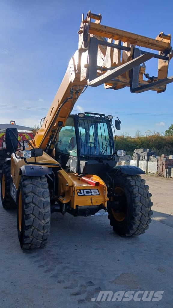 JCB 535-95 مناولات متداخلة