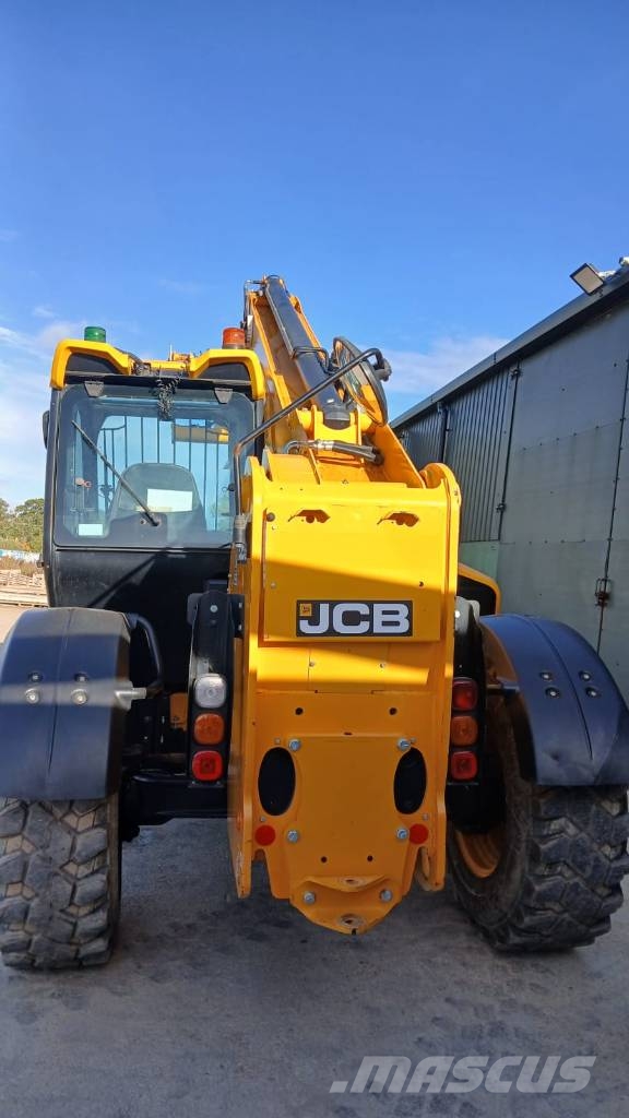 JCB 535-95 مناولات متداخلة