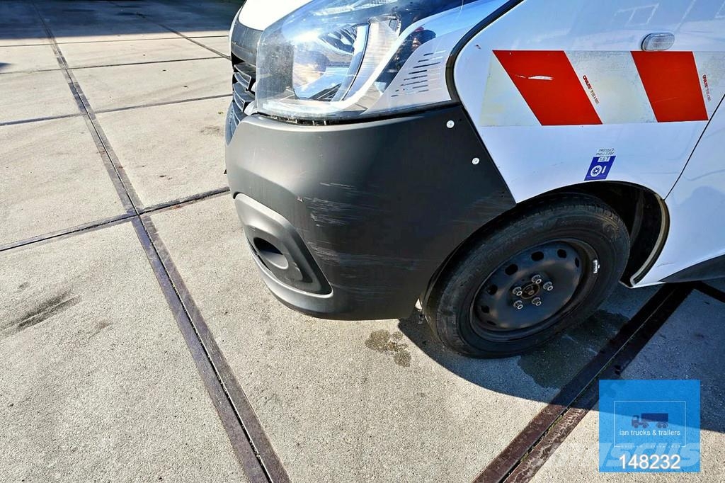 Renault Trafic DCI | Nacelle | 111FCC France Elevateur | E Teherautóra szerelt emelők és állványok