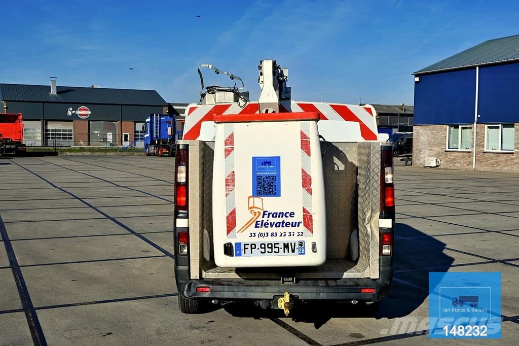 Renault Trafic DCI | Nacelle | 111FCC France Elevateur | E Teherautóra szerelt emelők és állványok
