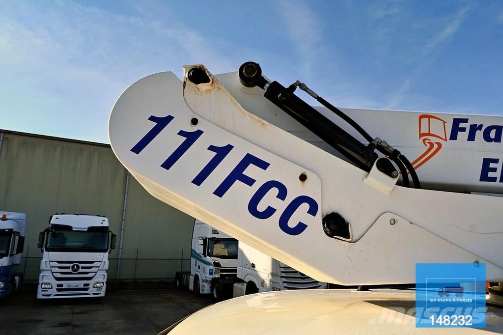 Renault Trafic DCI | Nacelle | 111FCC France Elevateur | E Teherautóra szerelt emelők és állványok