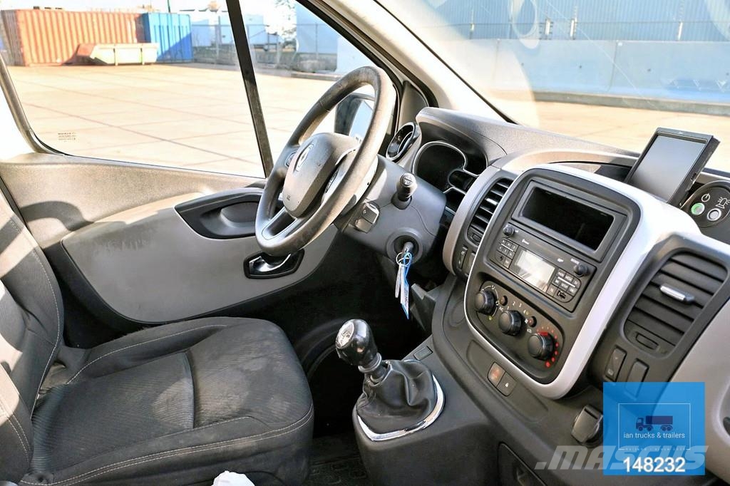 Renault Trafic DCI | Nacelle | 111FCC France Elevateur | E Teherautóra szerelt emelők és állványok