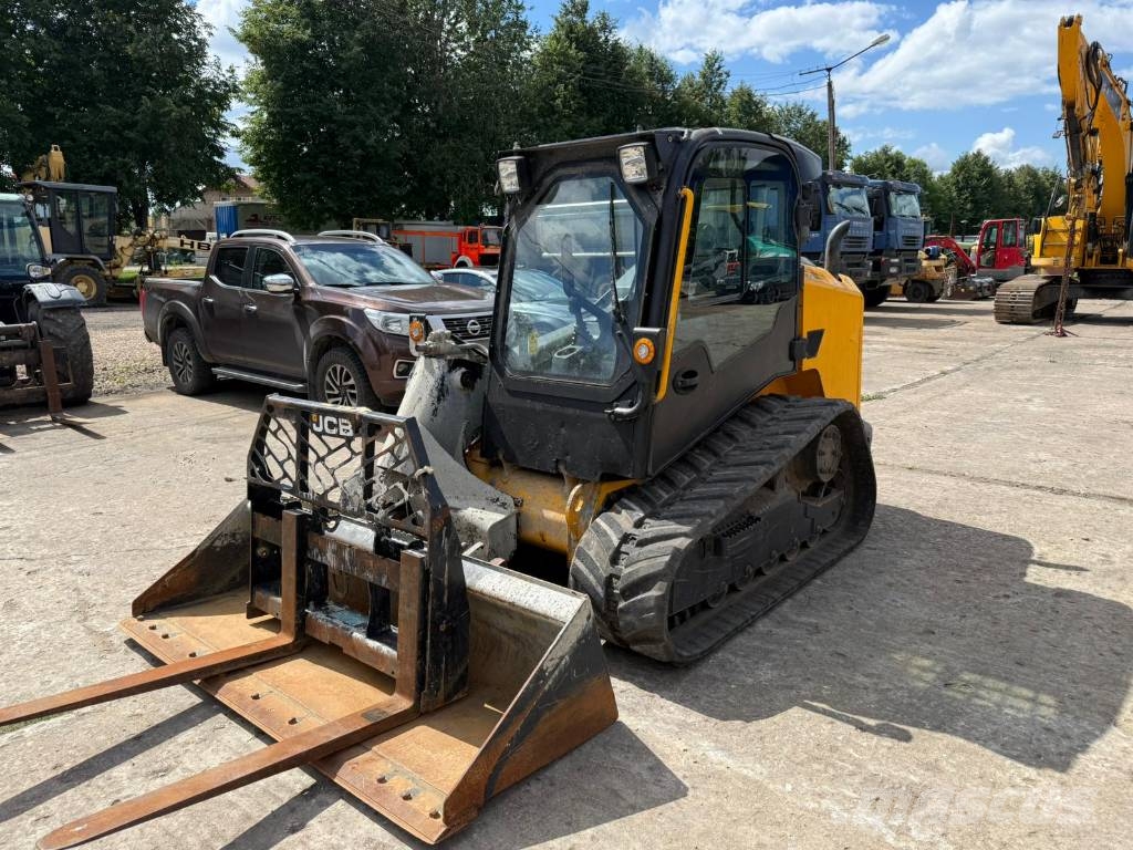 JCB 300 T لوادر زحافة