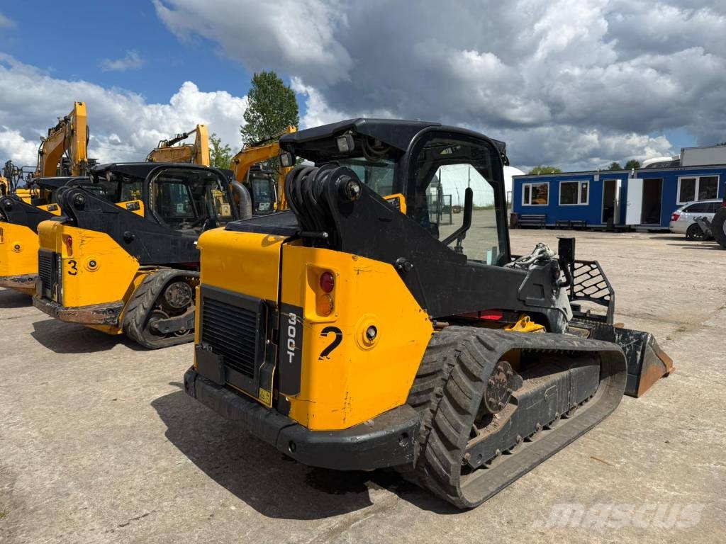 JCB 300 T لوادر زحافة