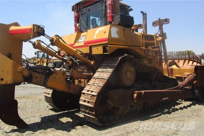 CAT D9T Μπουλντόζες με ερπύστριες