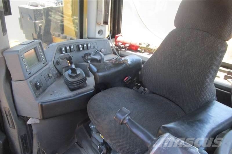 CAT D9T Μπουλντόζες με ερπύστριες