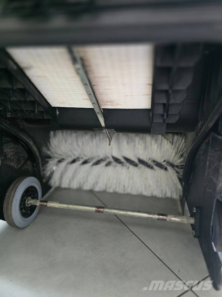 Kärcher KM 75/40 W BP Pack كاسحات داخلية