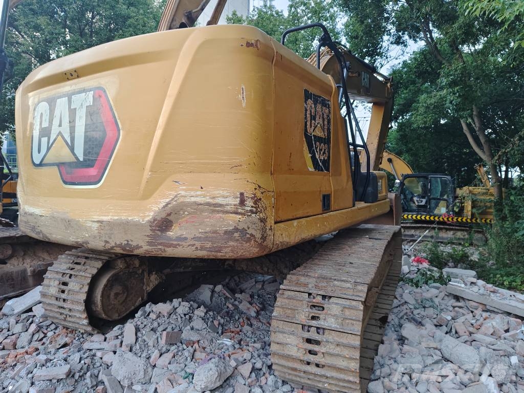 CAT 323 履带挖掘机