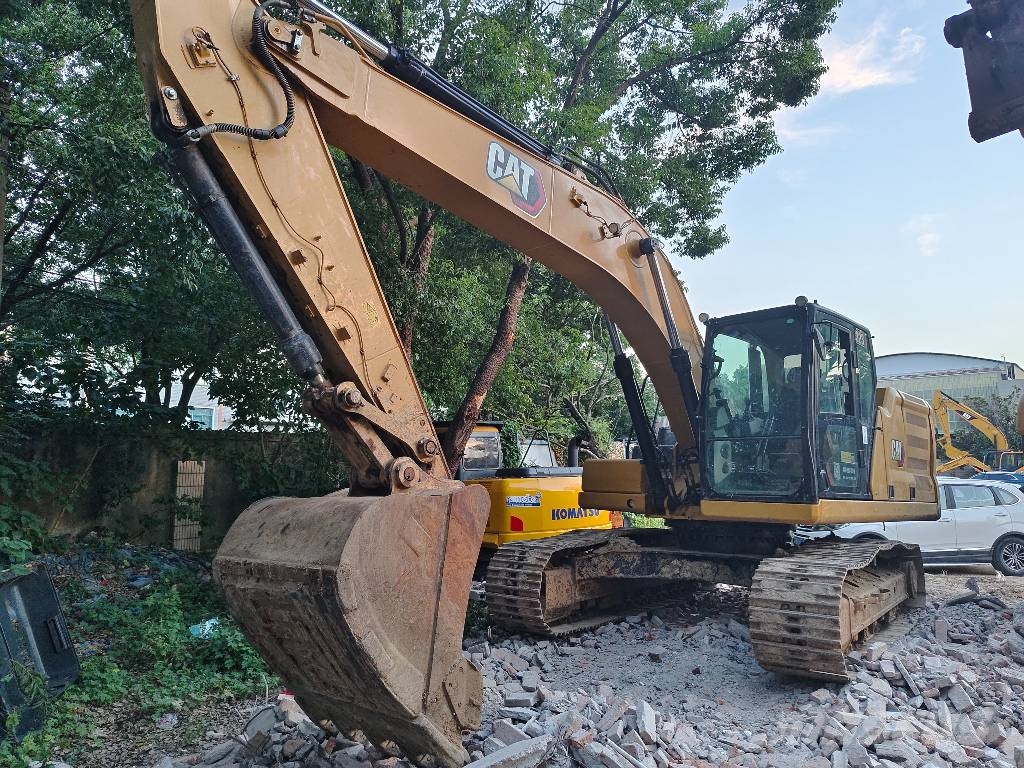 CAT 323 履带挖掘机