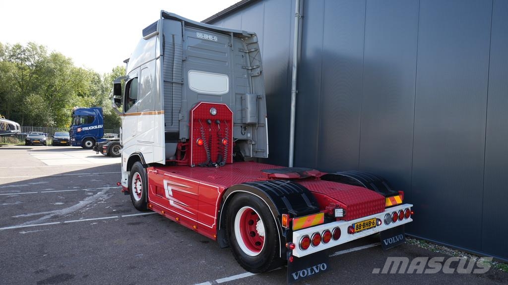 Volvo FH500 ADR GLOBETROTTER SHOWTRUCK Trekkers