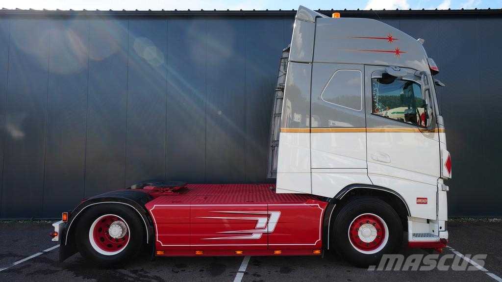 Volvo FH500 ADR GLOBETROTTER SHOWTRUCK Trekkers