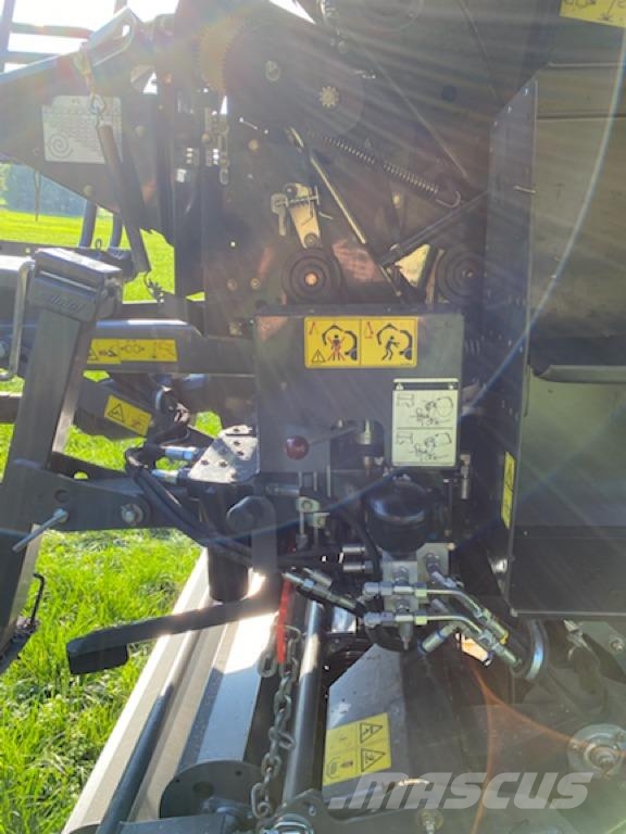 CLAAS Variant 485 RC Enfardadeira de rolos