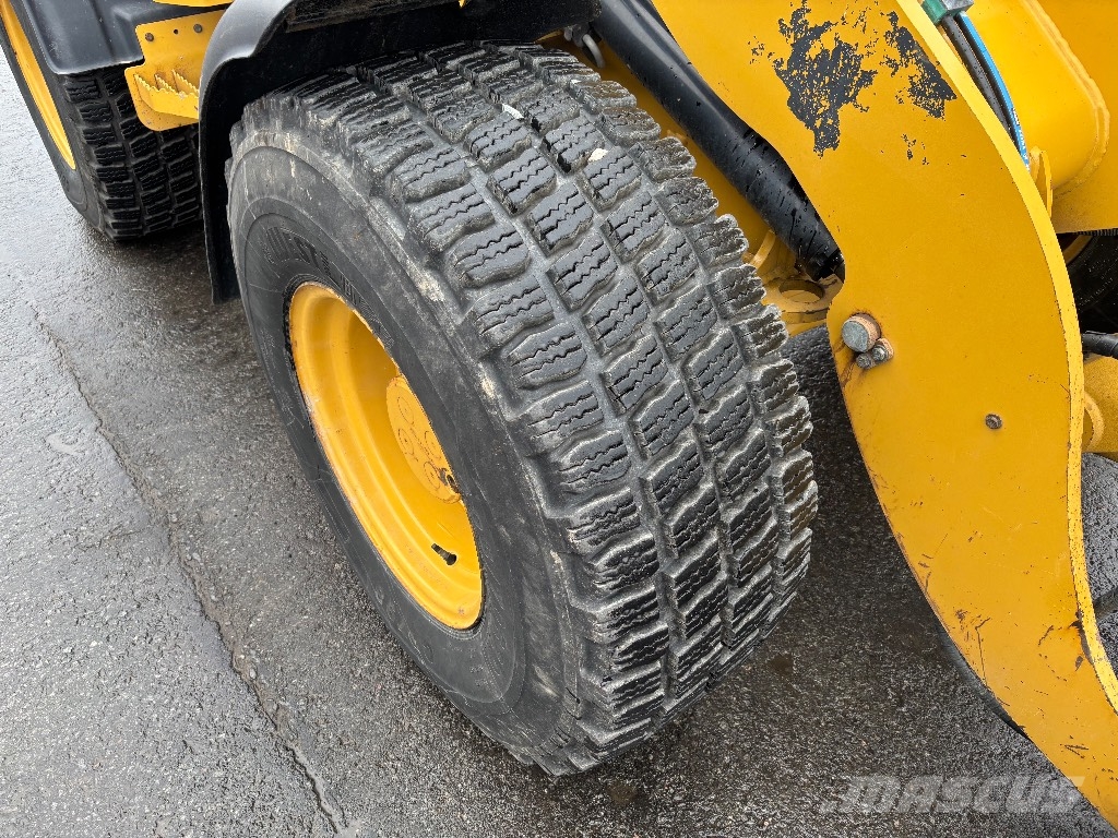 CAT 908 / Lisähyd, Kauha, Hyvät renkaat! Pyöräkuormaajat