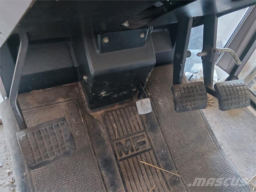 Massey Ferguson 2620 الجرارات