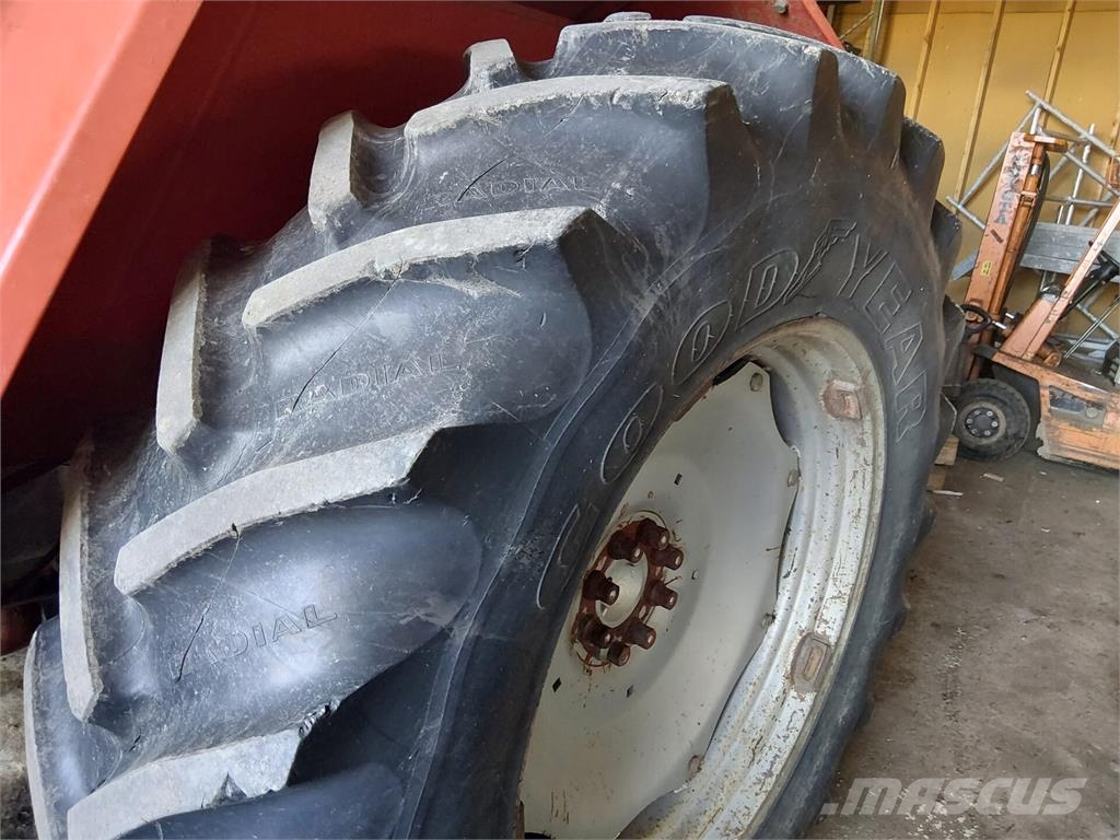 Massey Ferguson 2620 الجرارات