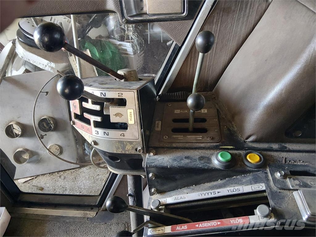 Massey Ferguson 2620 الجرارات